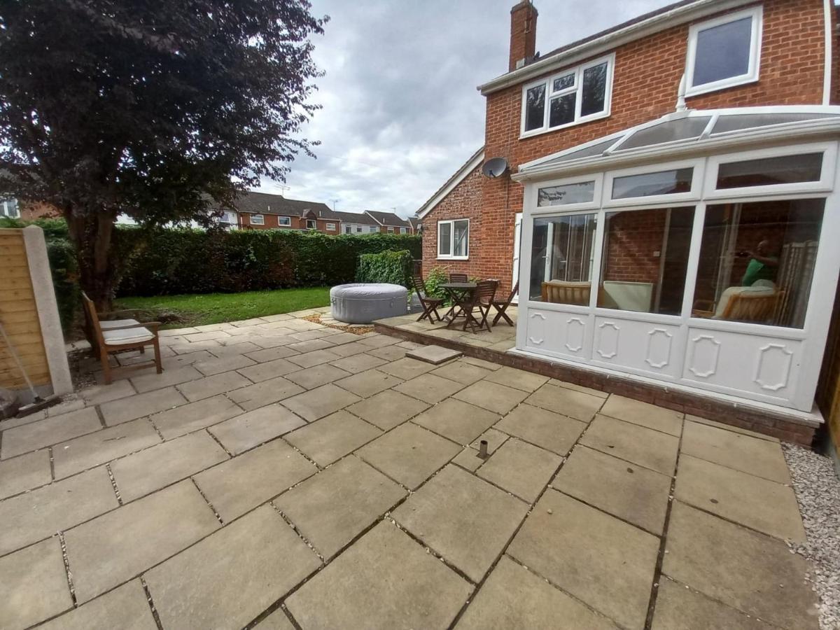 Leominster 3 Bedroom House Parking Garden Private ภายนอก รูปภาพ