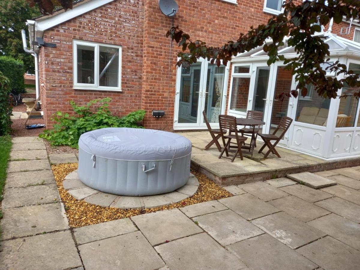 Leominster 3 Bedroom House Parking Garden Private ภายนอก รูปภาพ