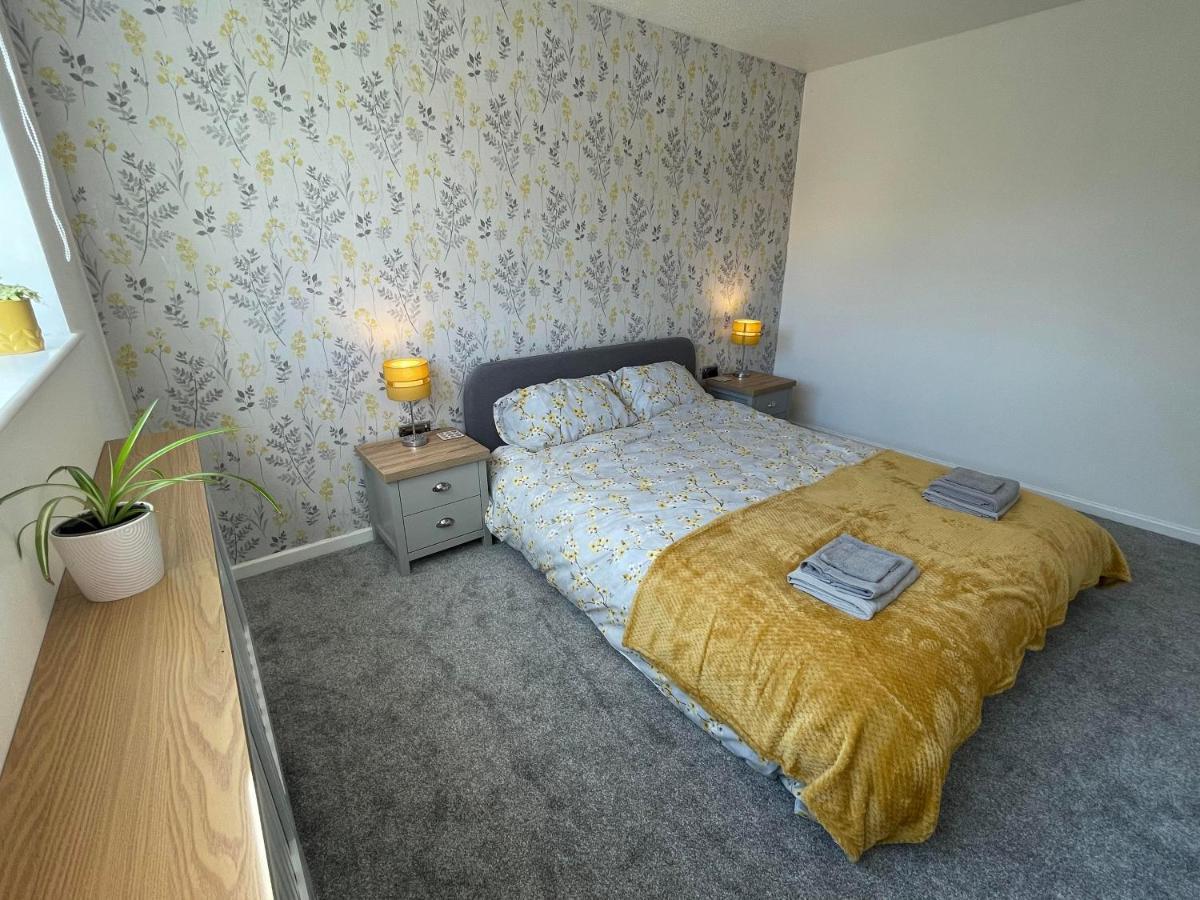 Leominster 3 Bedroom House Parking Garden Private ภายนอก รูปภาพ