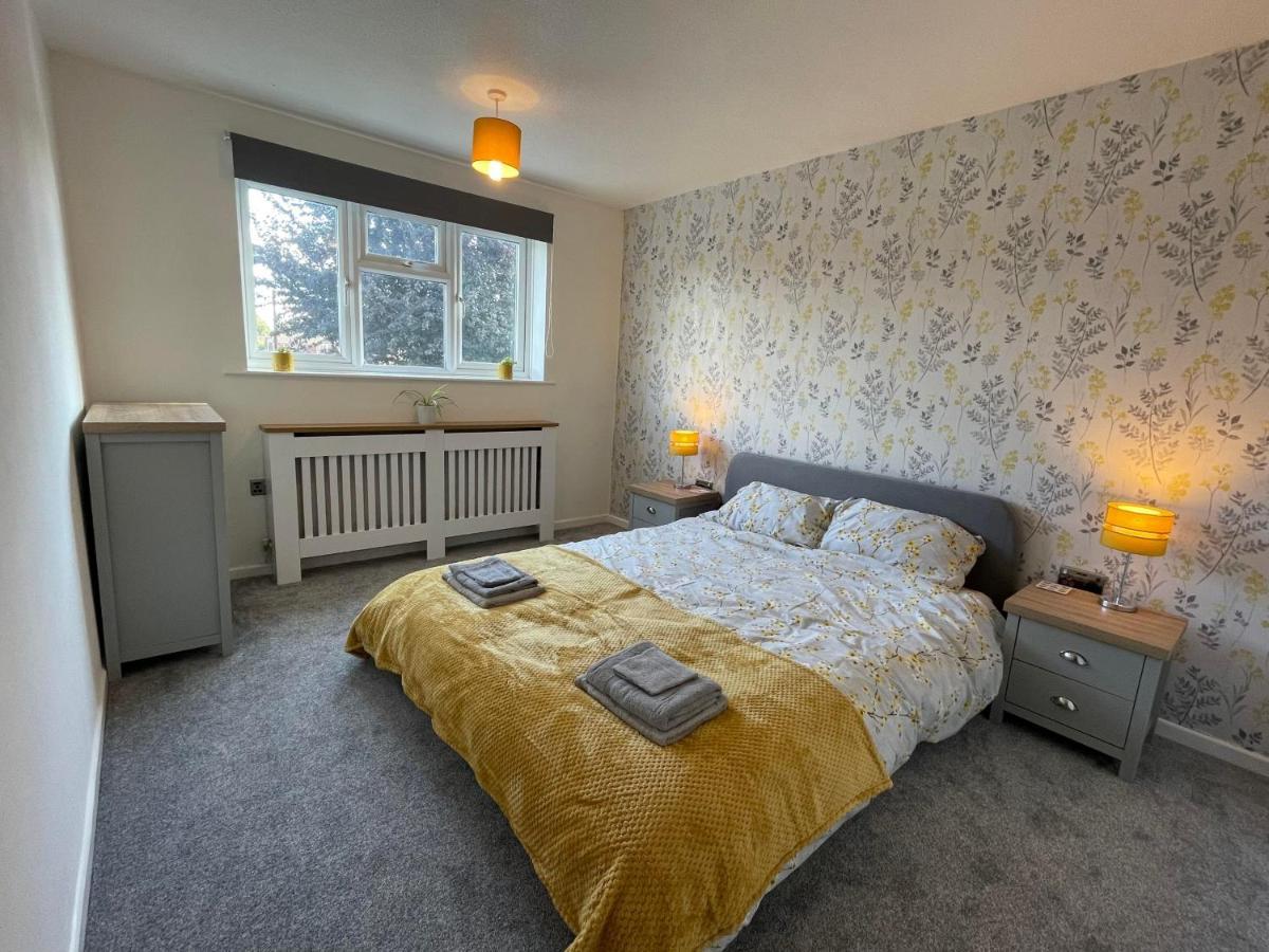 Leominster 3 Bedroom House Parking Garden Private ภายนอก รูปภาพ