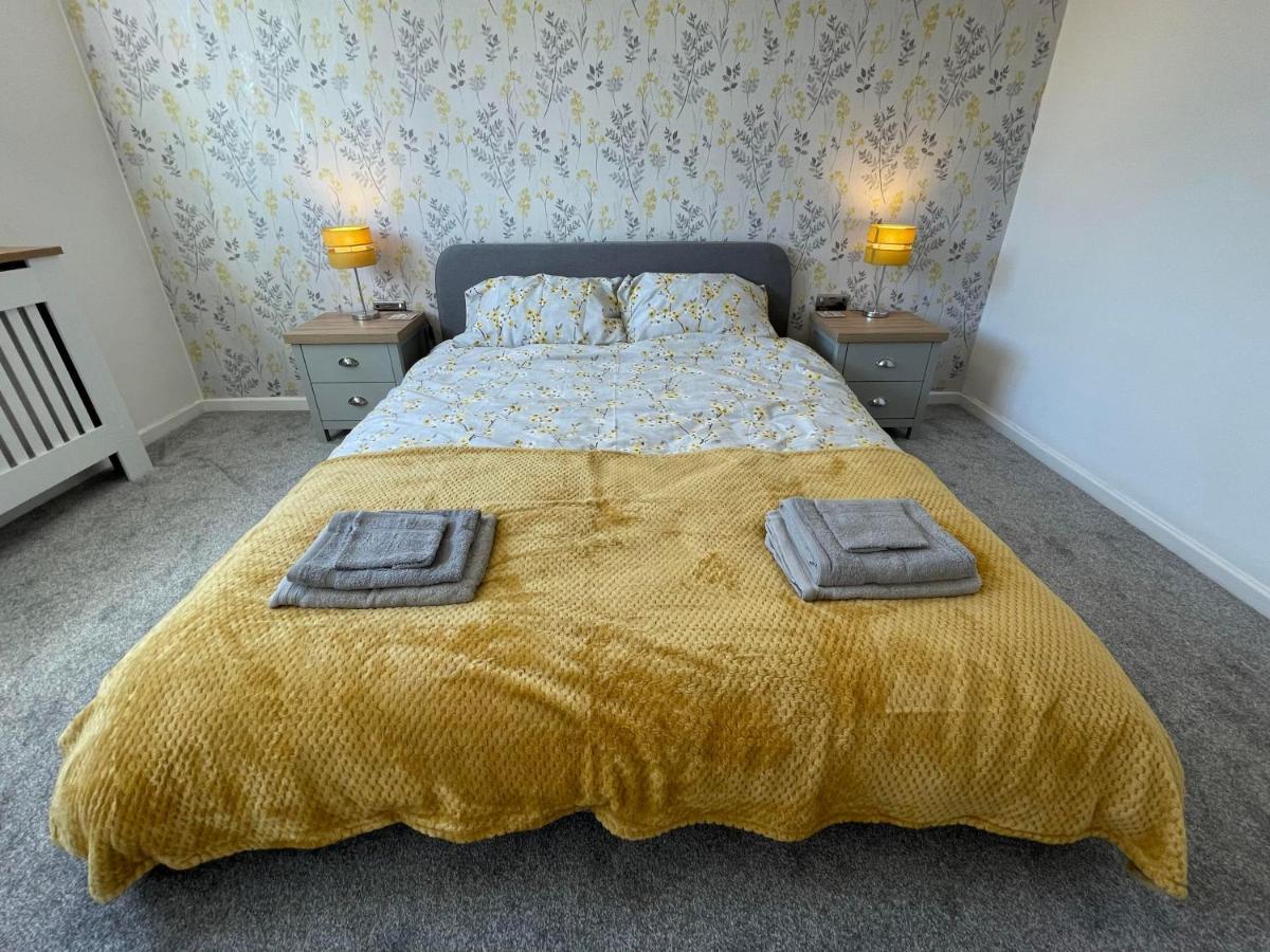 Leominster 3 Bedroom House Parking Garden Private ภายนอก รูปภาพ