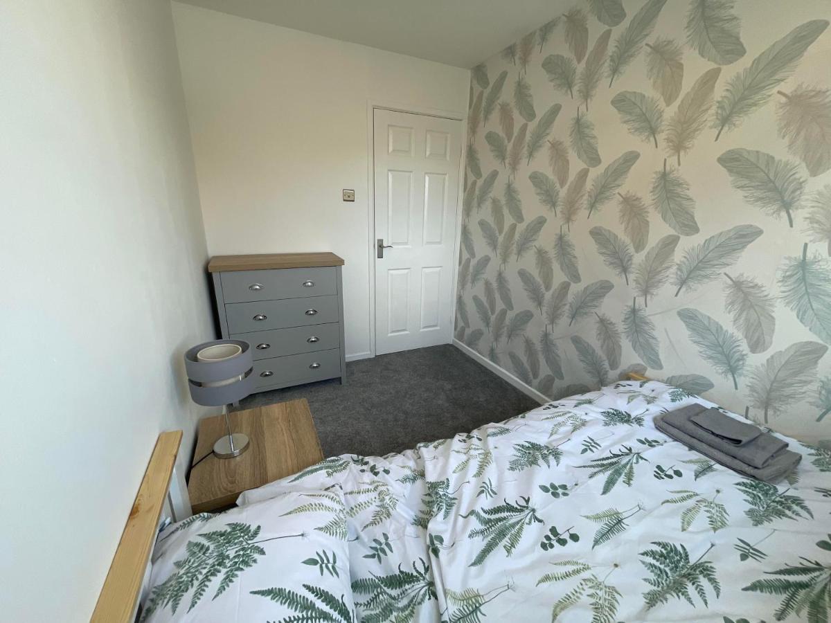 Leominster 3 Bedroom House Parking Garden Private ภายนอก รูปภาพ